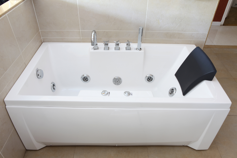 Bathtub-Cleaning-Tips (1)