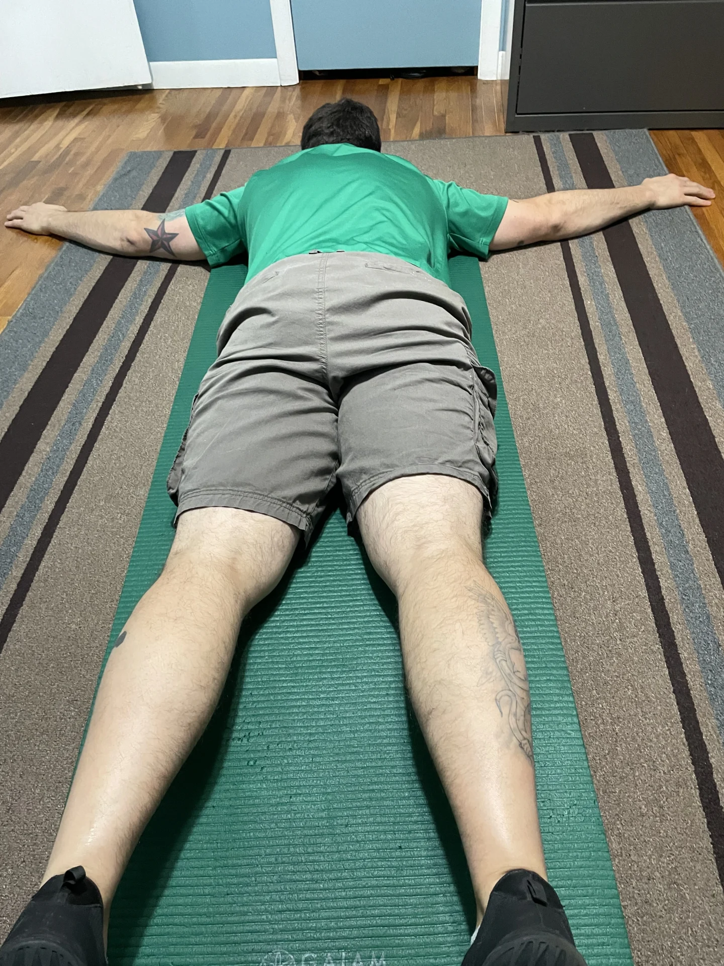 Stretches-for-Upper-and-Mid-Back-